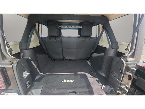 Used 2015 Jeep Wrangler Unlimited Sport w/ Quick Order Package 24S AWD/4WD image 21