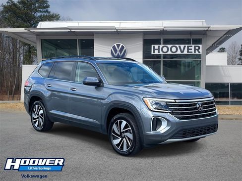 Certified 2025 Volkswagen Atlas SE image 1