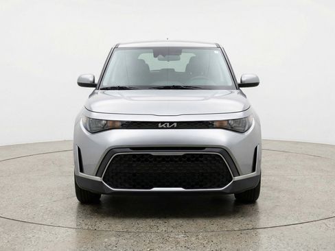 Used 2025 Kia Soul LX w/ LX Technology Package FWD image 2