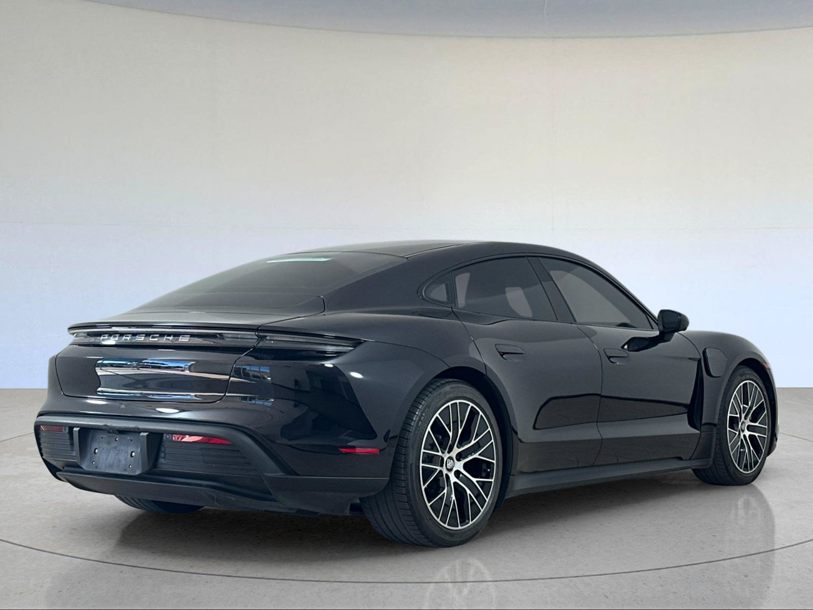 Certified 2024 Porsche Taycan w/ Premium Package RWD image 8