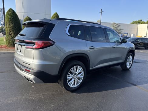Used 2025 GMC Acadia Elevation w/ Elevation Premium Package AWD/4WD image 4