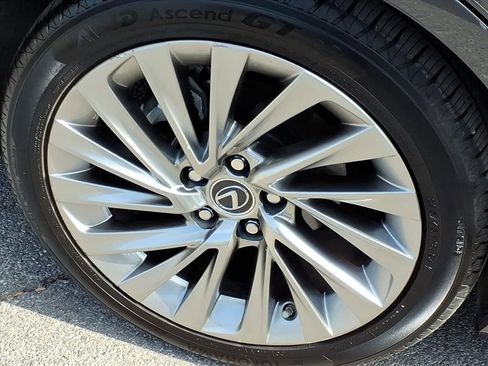 Used 2022 Lexus ES 300h Ultra Luxury w/ Accessory Package 2 image 10