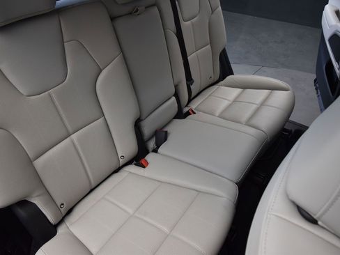 Used 2022 Kia Telluride EX image 16