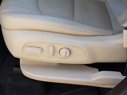 Used 2023 Buick Enclave Essence w/ Experience Buick Package FWD image 13