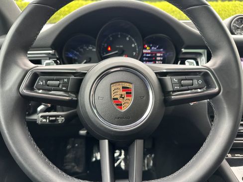 Certified 2025 Porsche Macan AWD/4WD image 25