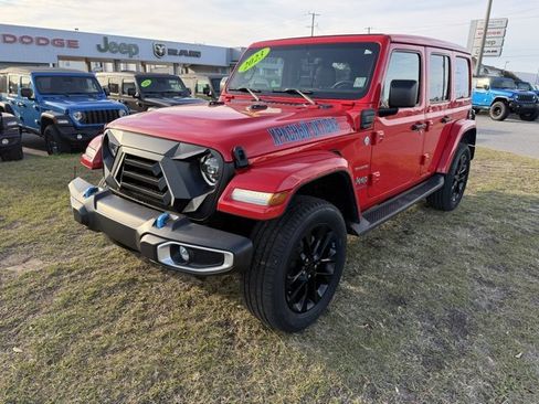 Used 2023 Jeep Wrangler Unlimited Sahara w/ Cold Weather Group image 3