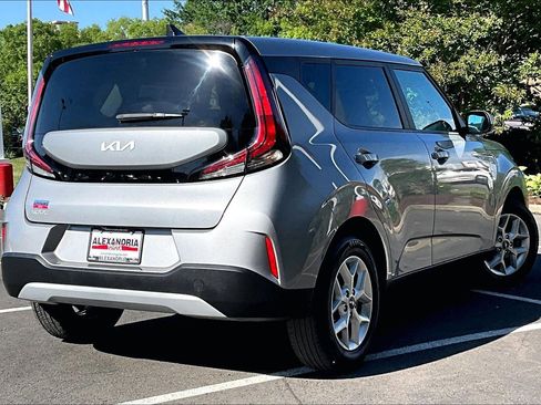 Used 2024 Kia Soul LX w/ Option Group 015 FWD image 11