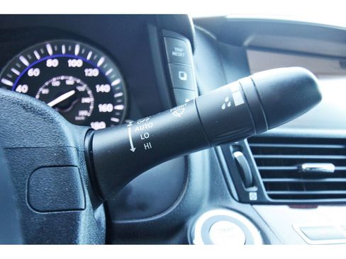 Used 2017 INFINITI Q70 3.7 image 21