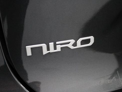 Used 2024 Kia Niro EX FWD image 8