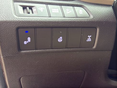 Used 2017 Hyundai Santa Fe Sport image 19