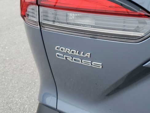 Certified 2023 Toyota Corolla Cross XLE w/ Convenience Package FWD image 6