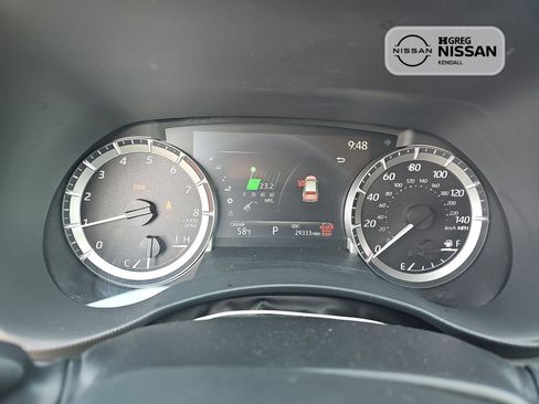 Used 2025 Toyota Highlander LE image 12