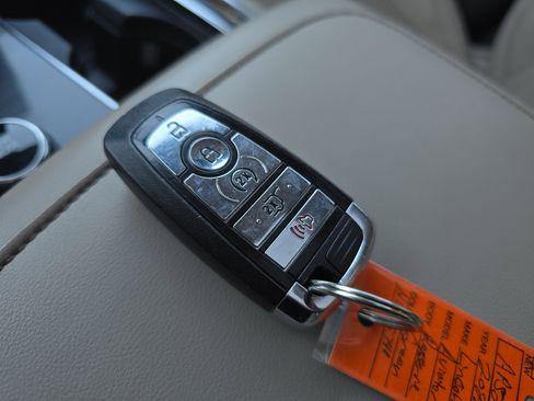 Used 2022 Lincoln Aviator Reserve w/ Elements Package Plus image 40