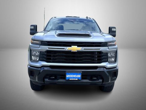 Used 2024 Chevrolet Silverado 2500 Custom w/ Custom Value Package AWD/4WD image 2
