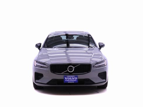 Used 2024 Volvo S60 T8 Ultimate image 2