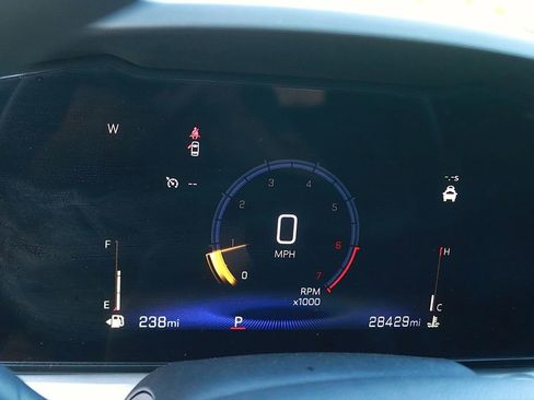 Used 2025 Chevrolet Trax LT FWD image 17