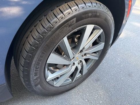 Used 2024 Chevrolet Equinox Premier image 32