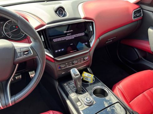 Used 2021 Maserati Ghibli S GranSport image 15