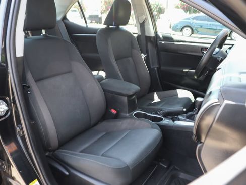 Used 2019 Toyota Corolla LE w/ Carpet Mat Package (TMS) FWD image 35