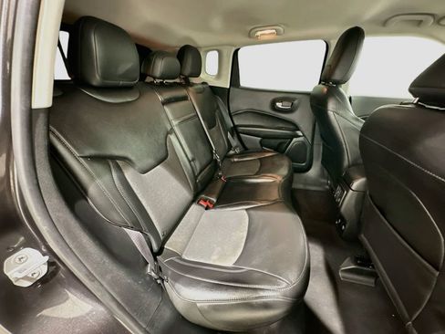 Used 2019 Jeep Compass Latitude FWD image 25