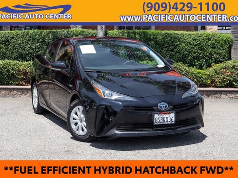 Used 2020 Toyota Prius LE FWD image 1