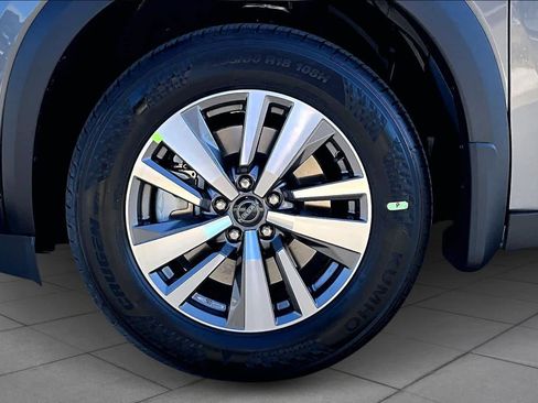 New 2026 Nissan Pathfinder SL image 11