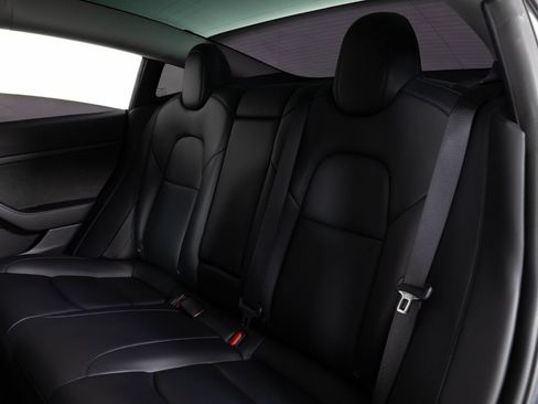 Used 2023 Tesla Model 3 Standard Range RWD image 17