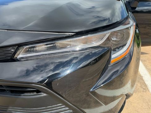 Used 2025 Toyota Corolla LE FWD image 56