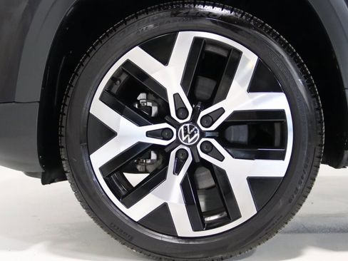 Used 2022 Volkswagen Taos SEL image 74