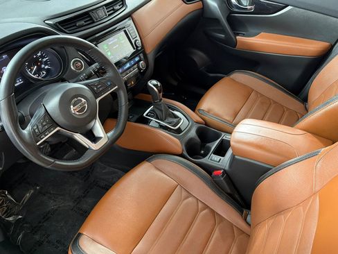 Used 2019 Nissan Rogue SL w/ Premium Package FWD image 9
