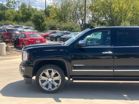 Used 2018 GMC Sierra 1500 Denali w/ Denali Ultimate Package AWD/4WD image 7