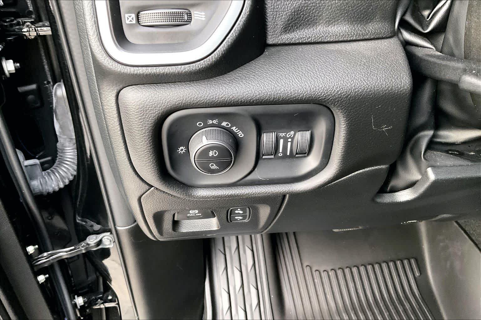 Used 2025 RAM 1500 Lone Star AWD/4WD image 33