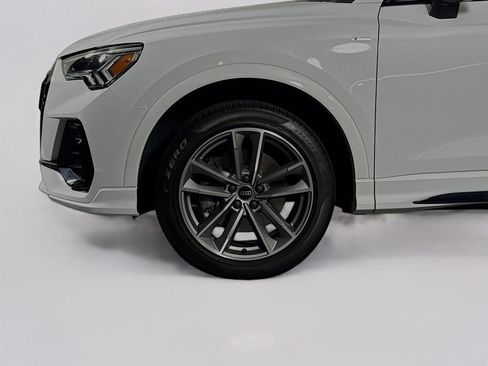 Certified 2025 Audi Q3 2.0T Premium w/ Convenience Package AWD/4WD image 24