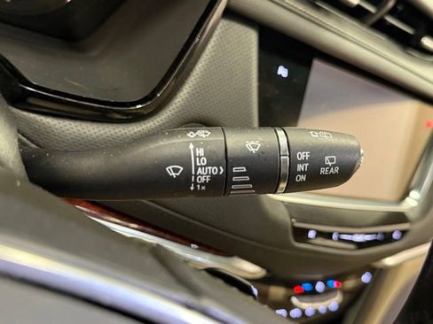 Used 2019 Cadillac XT5 Luxury FWD image 19