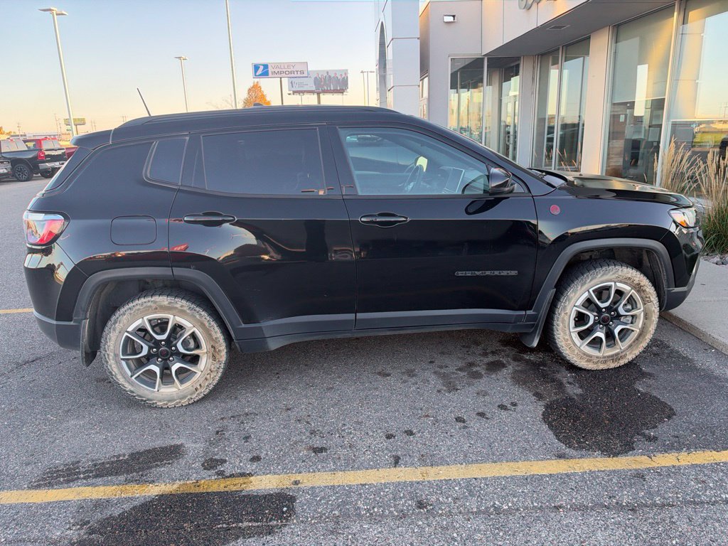 Certified 2025 Jeep Compass Trailhawk AWD/4WD image 10