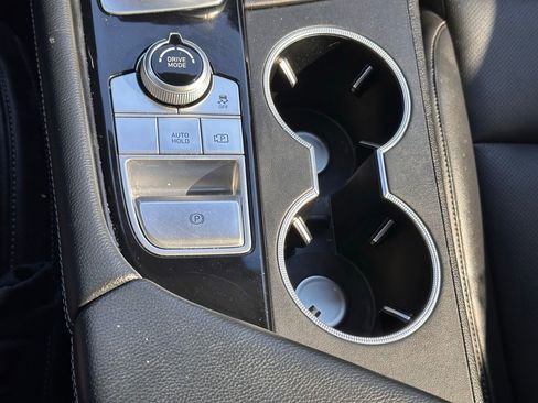 Used 2023 Genesis G70 2.0T image 29