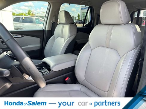 Used 2025 Honda Pilot EX-L image 11