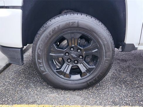 Used 2018 Chevrolet Silverado 1500 LT w/ All Star Edition image 9