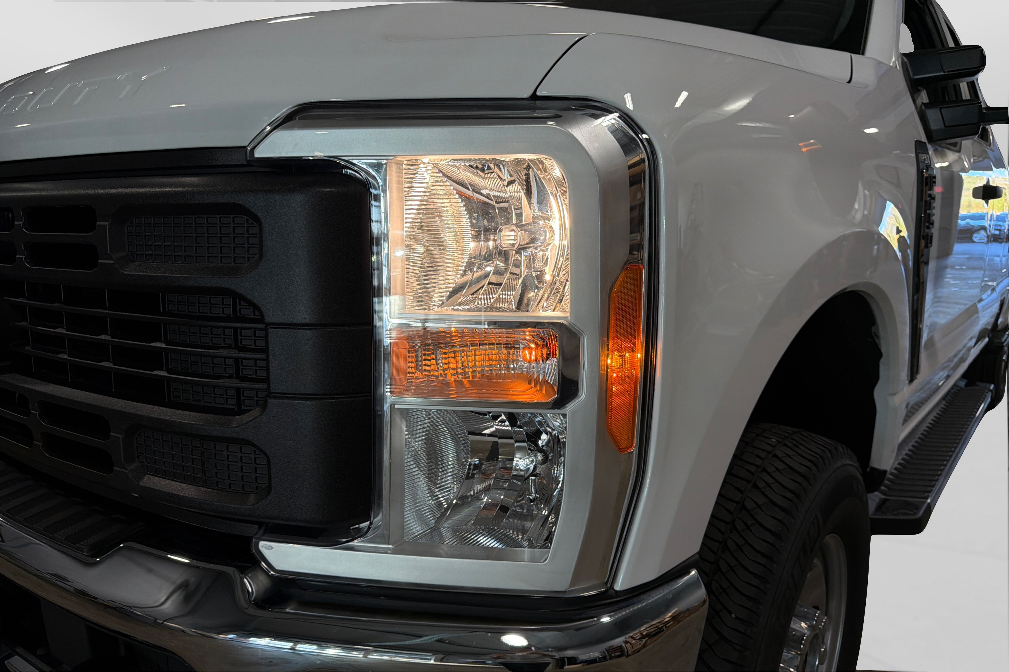 Used 2023 Ford F250 XL w/ Snow Plow Prep Package AWD/4WD image 13