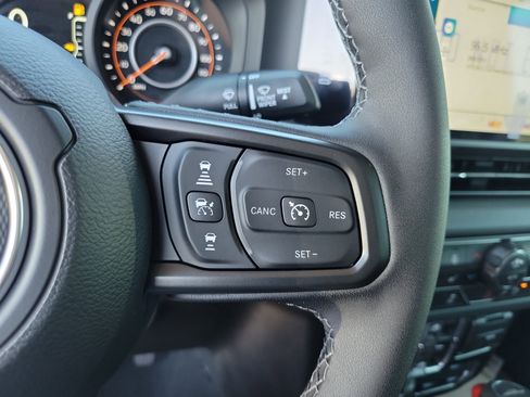 New 2026 Jeep Gladiator Mojave w/ Safety Group image 16