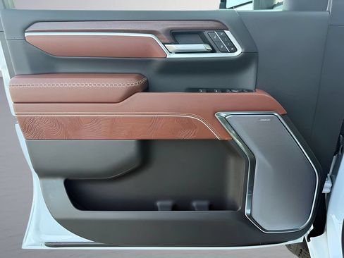 New 2026 GMC Sierra 2500 Denali Ultimate AWD/4WD image 9