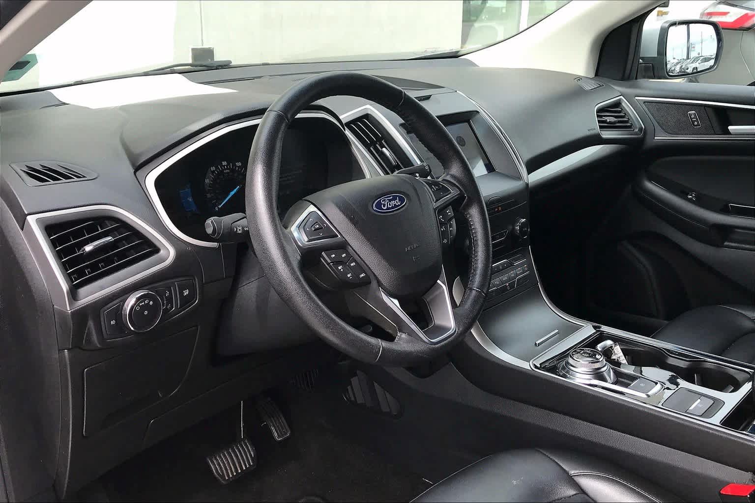 Used 2020 Ford Edge SEL FWD image 18