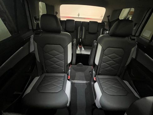 New 2026 Volkswagen Atlas Peak Edition AWD/4WD image 24