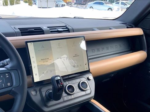 New 2026 Land Rover Defender 110 X-Dynamic SE image 6