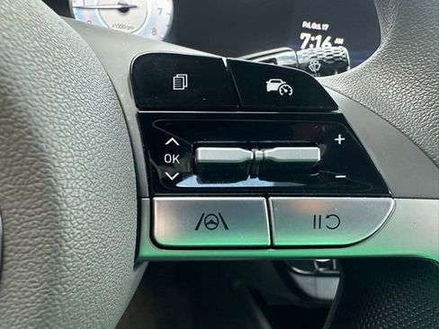 Used 2024 Hyundai Elantra SEL image 29