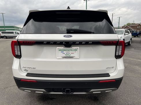 Used 2025 Ford Explorer Active w/ Active Comfort Package AWD/4WD image 5