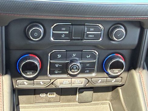 Used 2022 Chevrolet Tahoe RST w/ Luxury Package AWD/4WD image 16