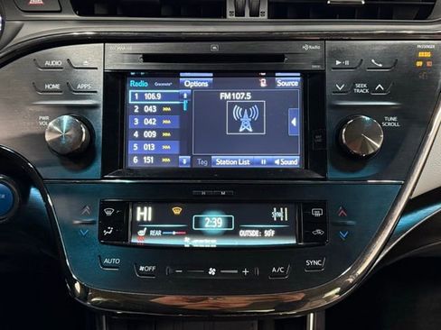 Used 2018 Toyota Avalon Limited image 27