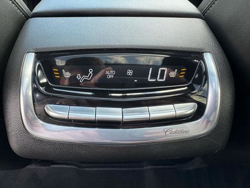 Used 2025 Cadillac XT6 Premium Luxury image 13