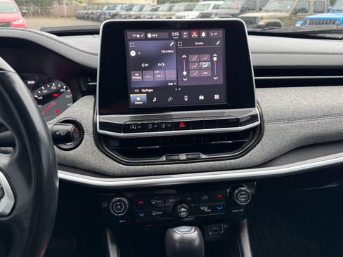 Used 2022 Jeep Compass Latitude w/ Convenience Group image 20